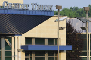 building with "credit union" sign
