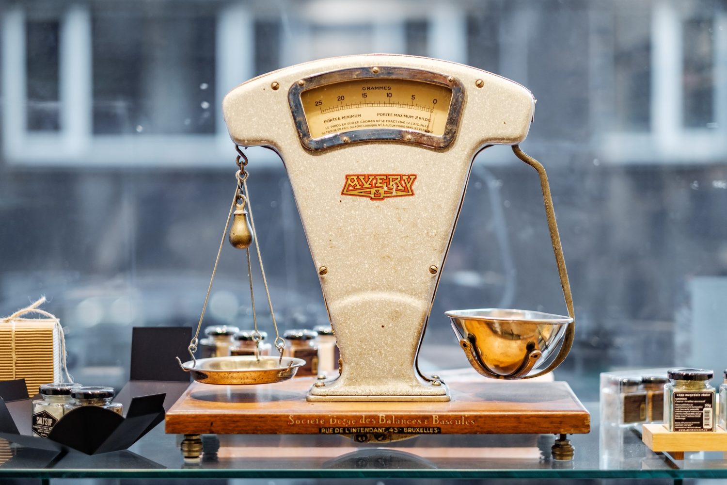 Old fashioned scales